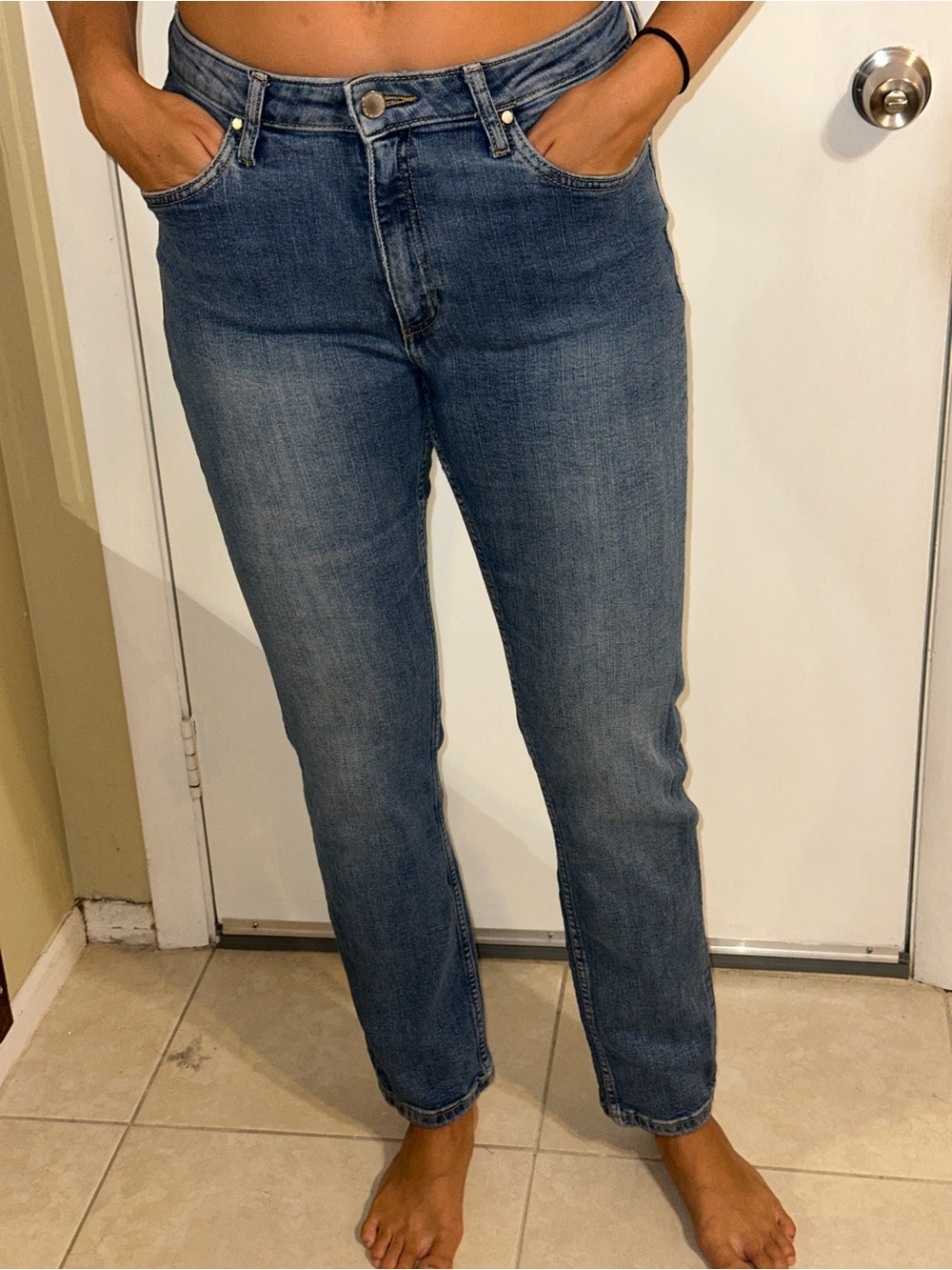 MNG Authentics Mango Anna Slim Straight Leg Medium Wash Jeans Size 8 / EUR 40